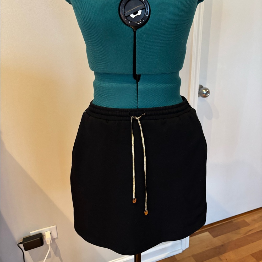 NICE Brand Black Drawstring Women's Tennis Skirt, elastic waist, pockets